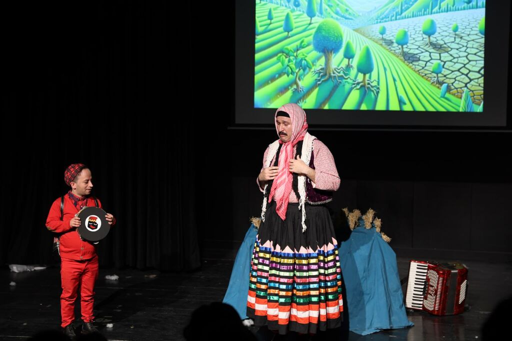 1146507-1 نمایش «هر روز نوروزه» در سینما ایران اجرا میشود