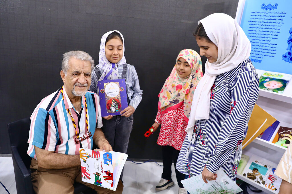 1162646-1 رحماندوست: قصهگویی بدون جایگزین است/ ضرورت تشکیل آکادمی قصهگویی در ایران