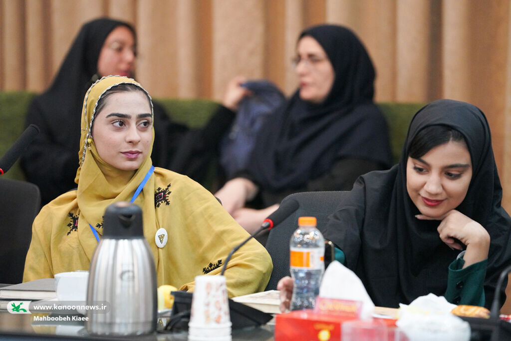 1185196 اردوی اعضای ارشد باشگاه شعر قاف کانون برگزار میشود