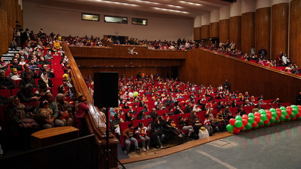 ململ، امسال هم در جشنواره اسباب‌بازی کنار بچه‌هاست