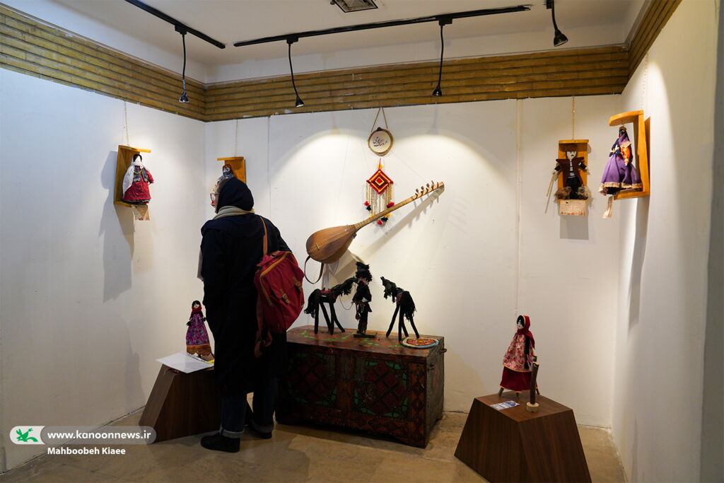 نمایش انسجام و یک‌پارچگی ایرانیان با عروسک‌های اقوام در جشنواره اسباب‌بازی