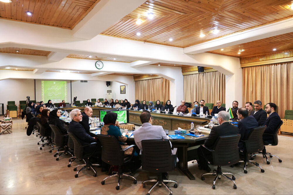 1256538-3 نظام آموزشی ایران نیازمند الگوهای متفاوت زبانآموزی است