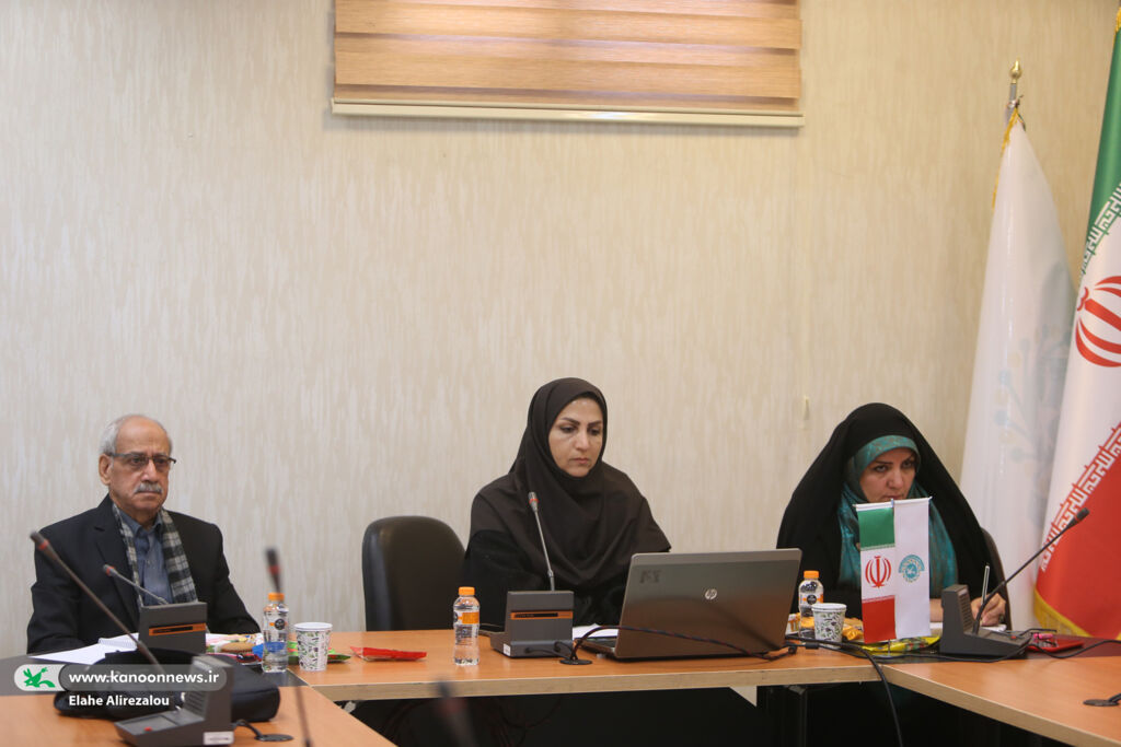 1256686-2 جشنواره قصهگویی محلی برای ترویج داستانهای انسانی و اخلاقی است