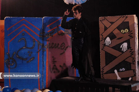 نمایش «محله بوستان و گلستان» در خرم‌آباد به روی صحنه رفت