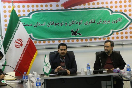 سرود کودکان فعالیتی گروهی و مربی‌محور است