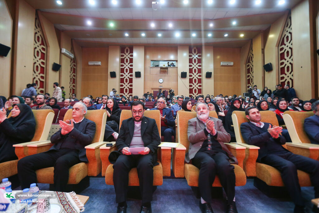 1259897-1 کانون پرورش فکری زمینهساز حمایت حاکمیت از تولیدکنندگان اسباب بازی است