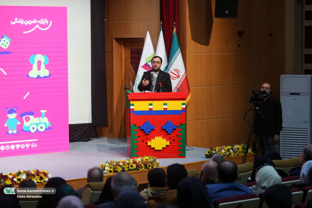 1259919-1 کانون پرورش فکری زمینهساز حمایت حاکمیت از تولیدکنندگان اسباب بازی است