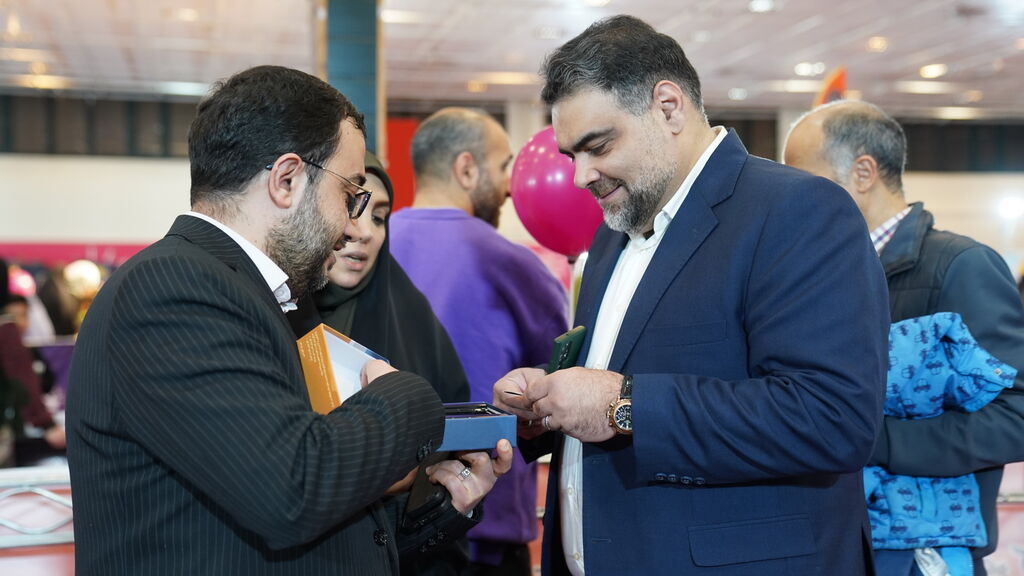 1260130 جشنواره ملی اسباببازی نمایشگاه خانواده است