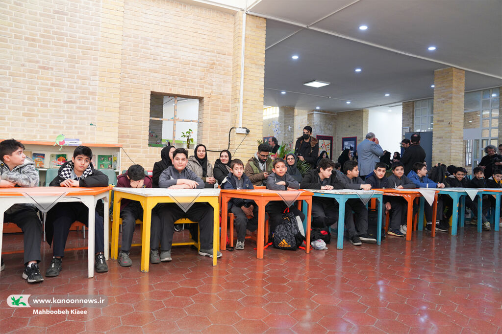 1262887-3 در کانون پرورش فکری برای انتشار کتاب سختگیری میکنیم