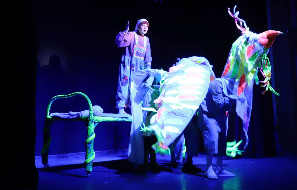 1263642 اجرای چهار نمایش در کانون استانهای قزوین، اصفهان، اردبیل و کهگیلویه و بویراحمد