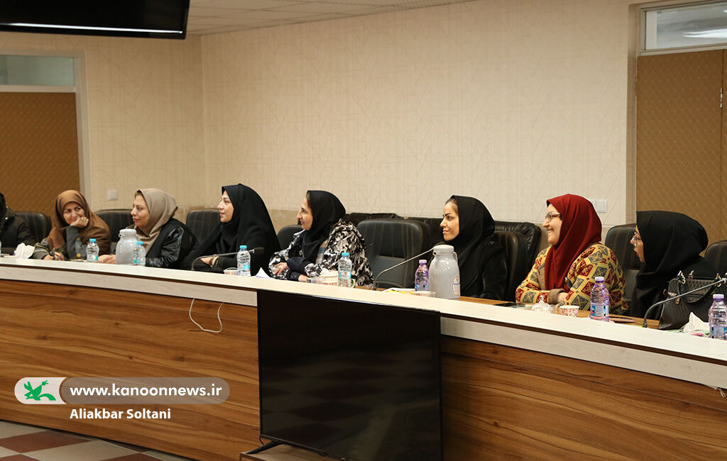 گردهمایی کارشناسان ادبی کانون برگزار شد/ تبادل تجربه‌های ادبی