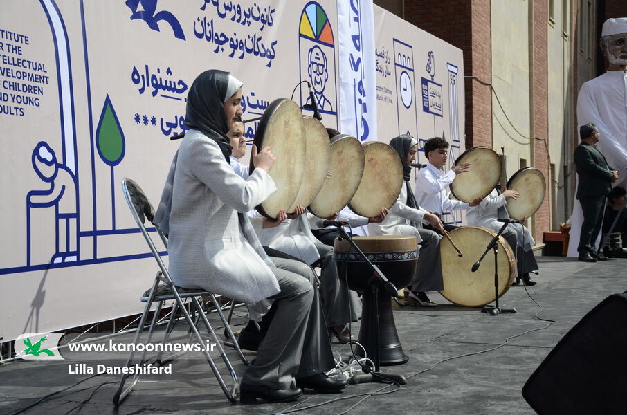 1271786-3 یزدیها پای نقل شیرین قصهگویان ایران و جهان نشستهاند