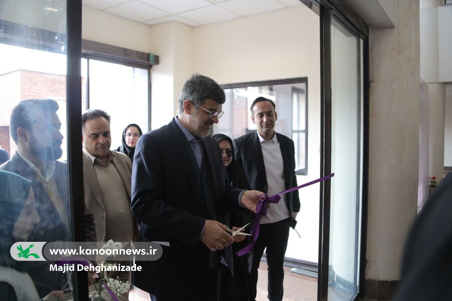 1271803-2 یزدیها پای نقل شیرین قصهگویان ایران و جهان نشستهاند