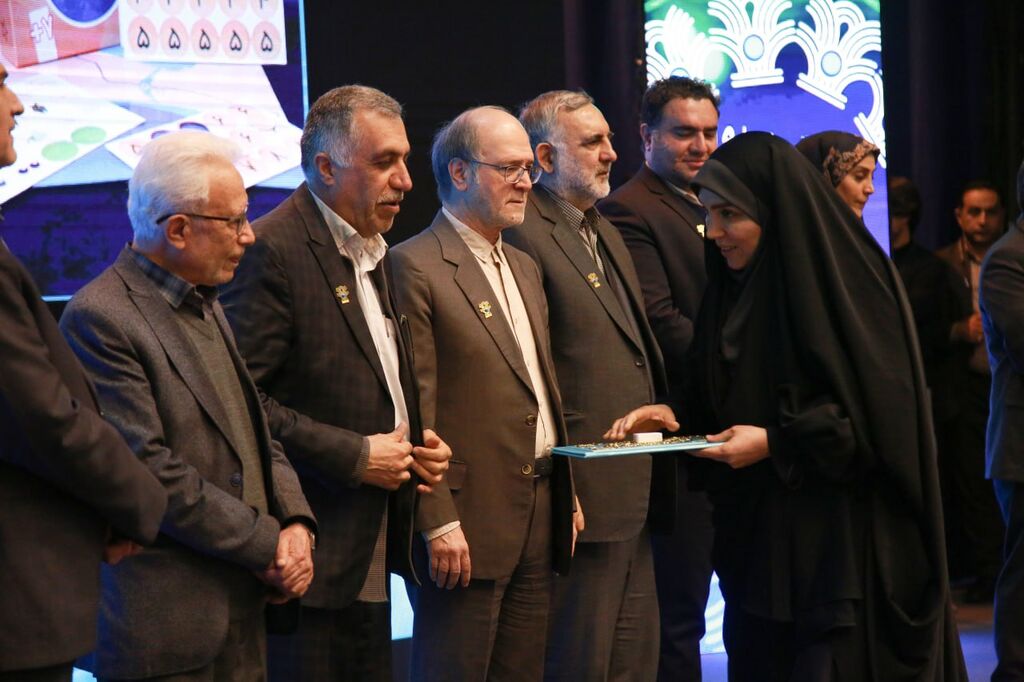 1275242-1 اسباببازیهای کانون برگزیده نهمین جشنواره فیروزه شدند