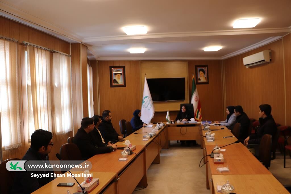 1276000 آغاز بهکارمربیان جدید کتابخانههای سیار در کانون گلستان