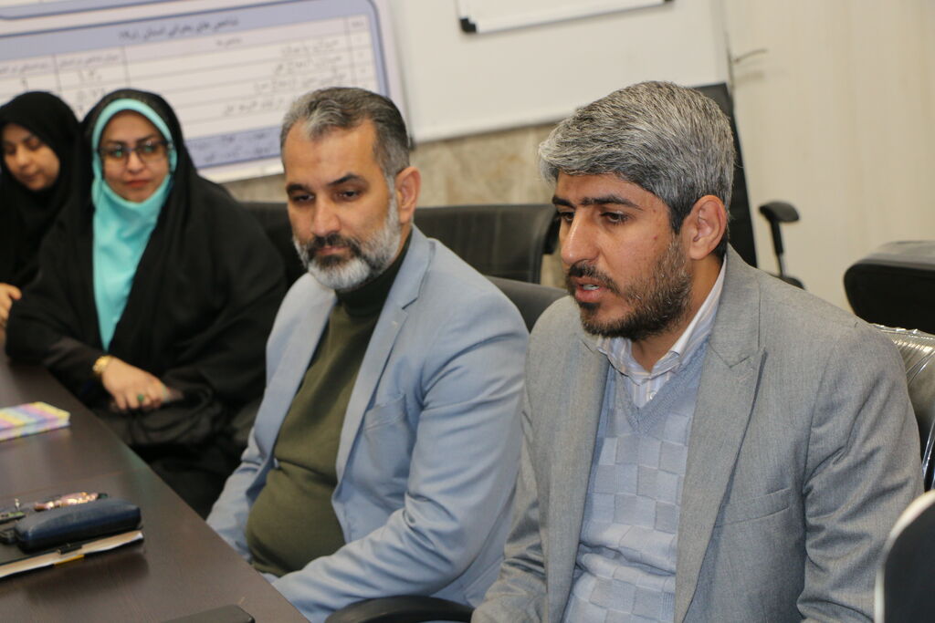 1276193 دیدار مدیرکل، معاونین و جمعی از بانوان شاغل در کانون با سرپرست امور زنان و خانواده استانداری فارس