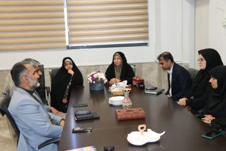 دیدار مدیرکل، معاونین و جمعی از بانوان شاغل در کانون با سرپرست امور زنان و خانواده استانداری فارس