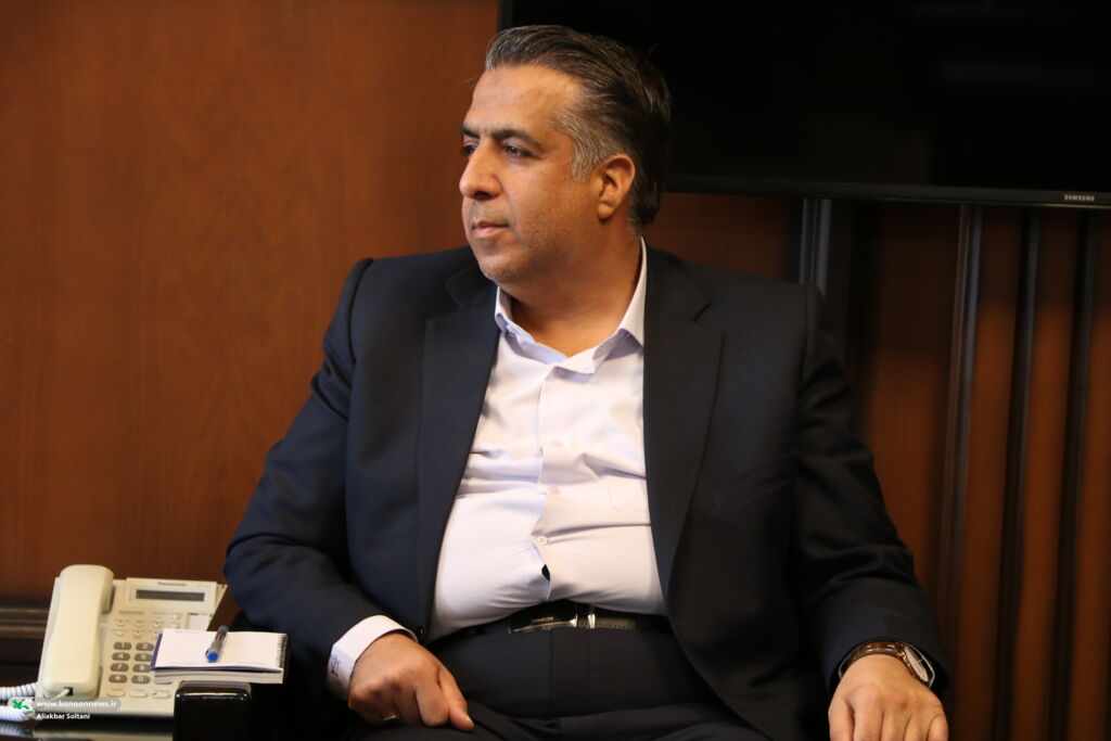 1276258-2 دیدار صمیمانه مدیرانکل کانون و فرهنگارشاداسلامی کرمان