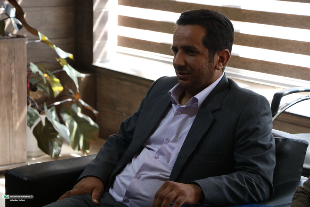 1276262-2 دیدار صمیمانه مدیرانکل کانون و آموزش و پرورش استان کرمان