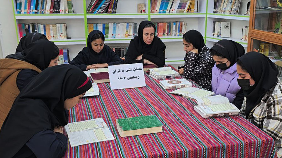 1276554-1 انس اعضا با قرآن و آموزههای دینی/ محفل رمضانی در مرکز شماره ۲ کانون مشگینشهر برگزار شد