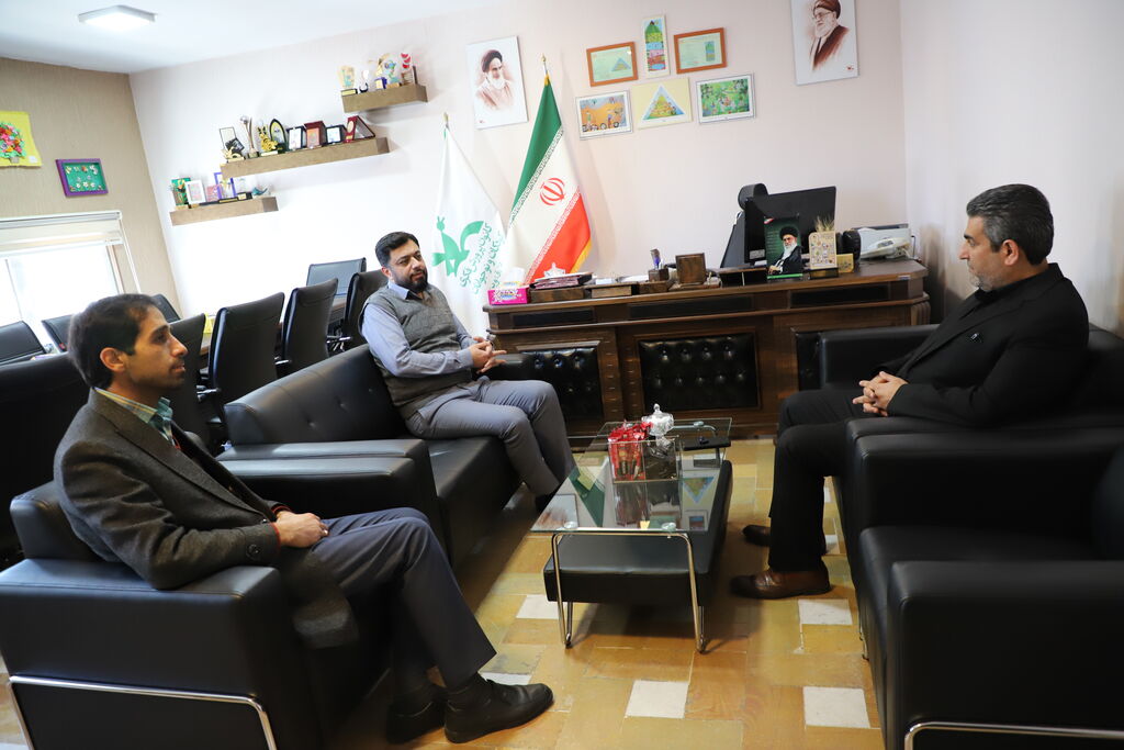 1276680 دیدار مدیرکل کانون استان قزوین با نمایندگان سمنها و فعالان عرصه کودک