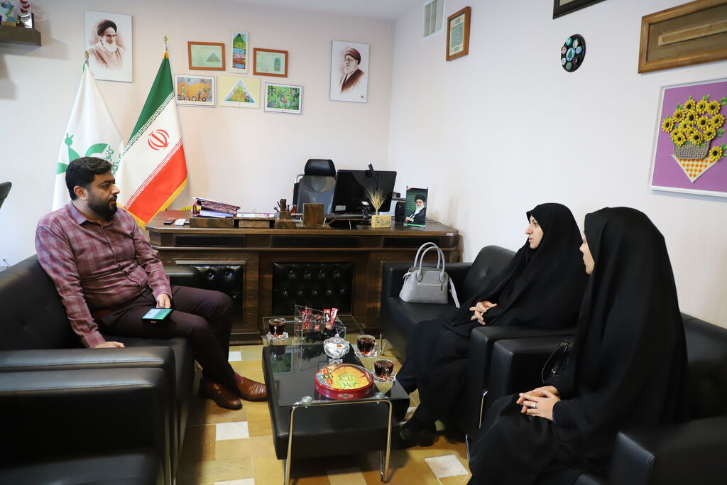1276683 دیدار مدیرکل کانون استان قزوین با نمایندگان سمنها و فعالان عرصه کودک