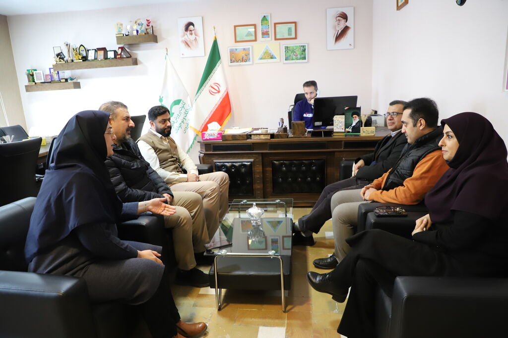 1276684 دیدار مدیرکل کانون استان قزوین با نمایندگان سمنها و فعالان عرصه کودک