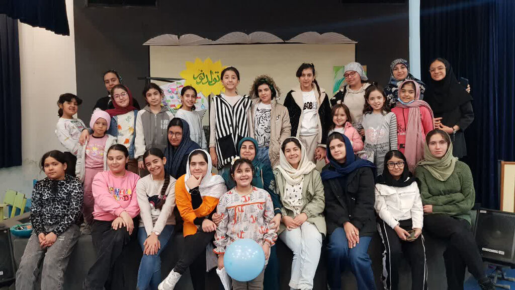 1276728 آشنایی با نامداران ایرانی در مسابقه قهرمانت را پیدا کن