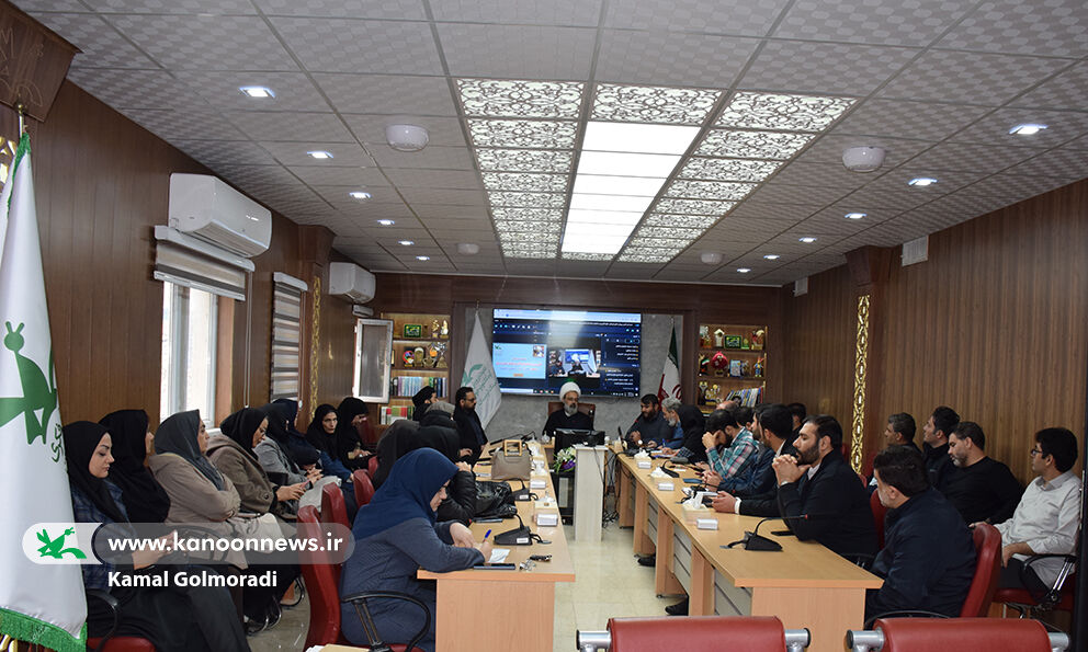 1276782 مربیان کانون پرورش فکری نقش کلیدی در تربیت نسل آینده سازجامعه دارند