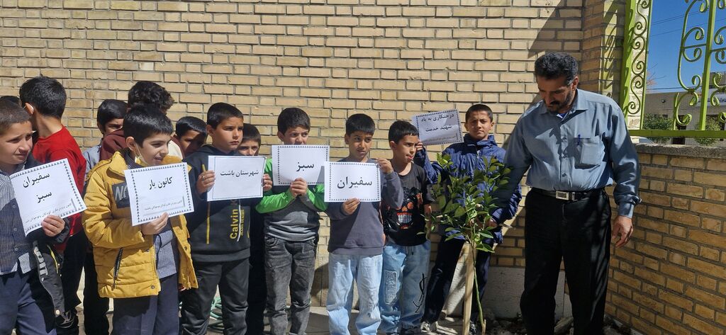 ویژه برنامه‌های مراکز فرهنگی کانون پرورش فکری کهگیلویه و بویراحمد در روز درختکاری