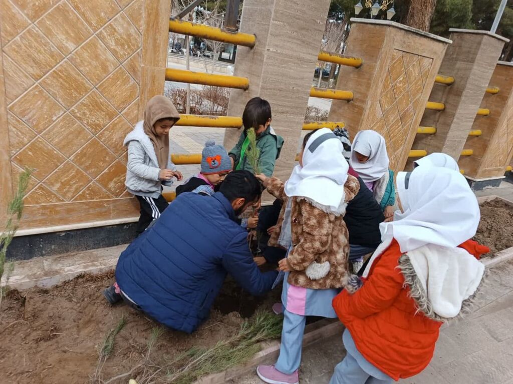 1277006-1 اجرای طرح سفیران سبز در مرکز فرهنگی شماره ۲ گناباد