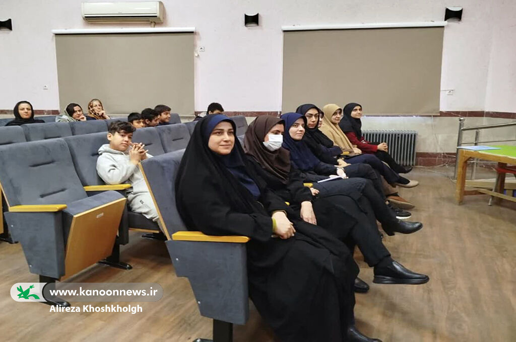 1277132-1 عکاسی در قاب نقش و نگارهای ماه رمضان، موضوع محوری نشست عکاسان نوجوان