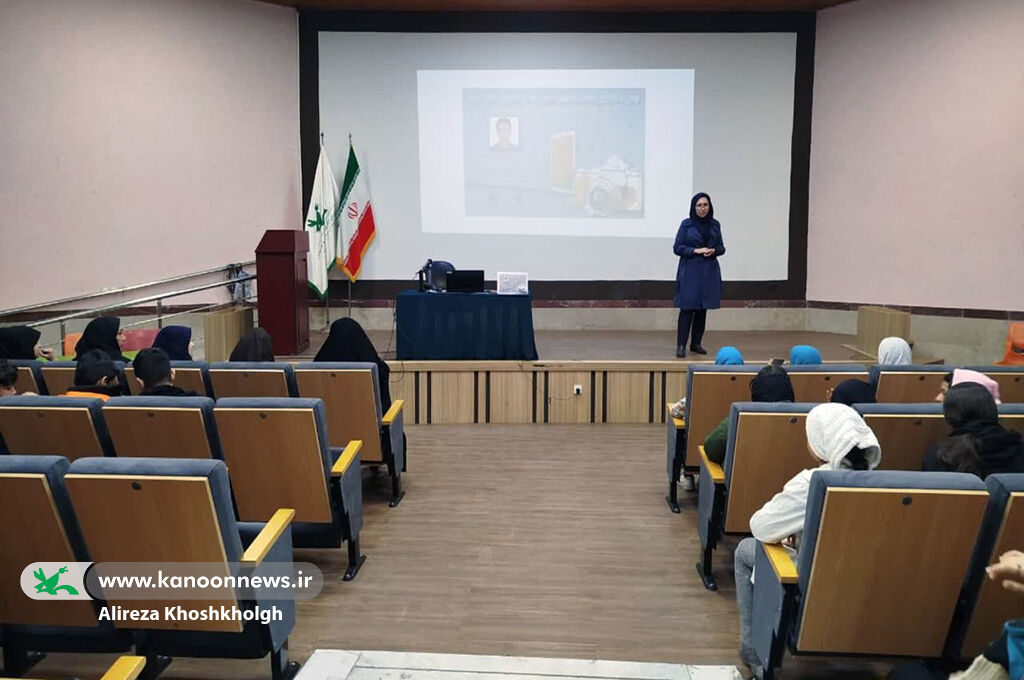 1277133-1 عکاسی در قاب نقش و نگارهای ماه رمضان، موضوع محوری نشست عکاسان نوجوان