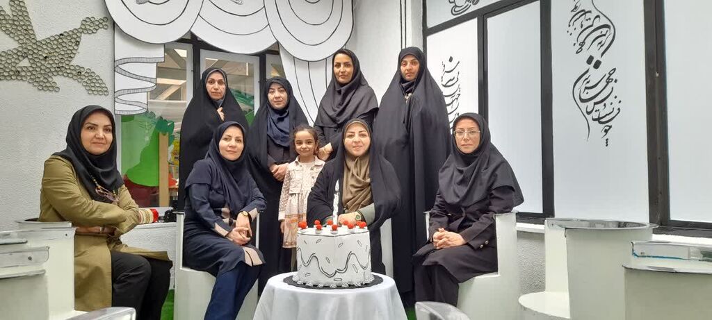 کافه کتاب نوجوانان در مرکز 3 کانون همدان افتتاح شد