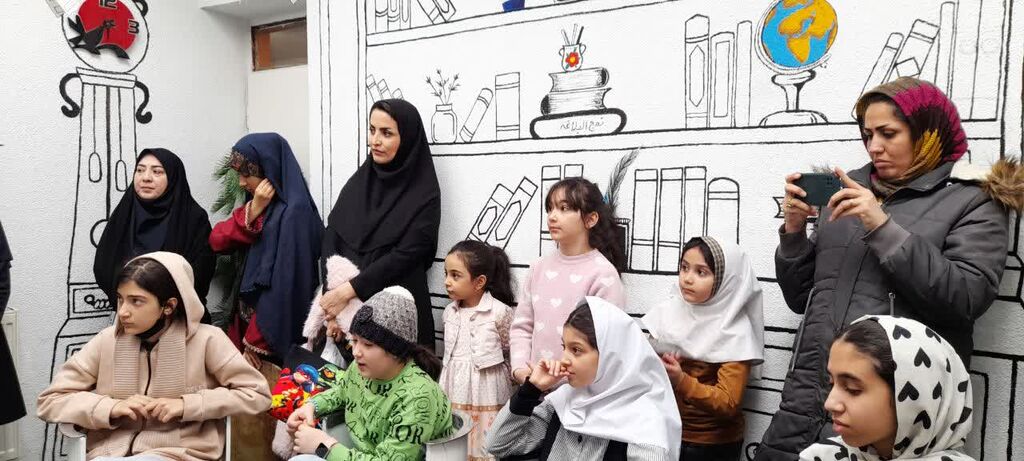 کافه کتاب نوجوانان در مرکز 3 کانون همدان افتتاح شد