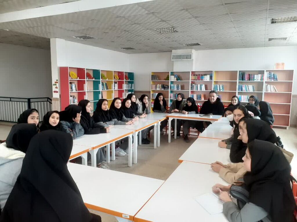 1277584 برگزاری کارگاه ادبی داستان خاتم در مرکز 1 همدان