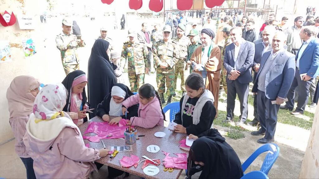 غرفه فرهنگی مرکز سرپل‌ذهاب در یادواره شهدای ۱۶ اسفند پادگان ابوذر