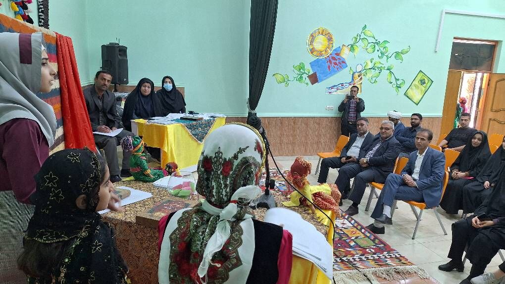 1277692 تقویت هویتفرهنگی با جشنواره حافظخوانی و گلستانخوانی