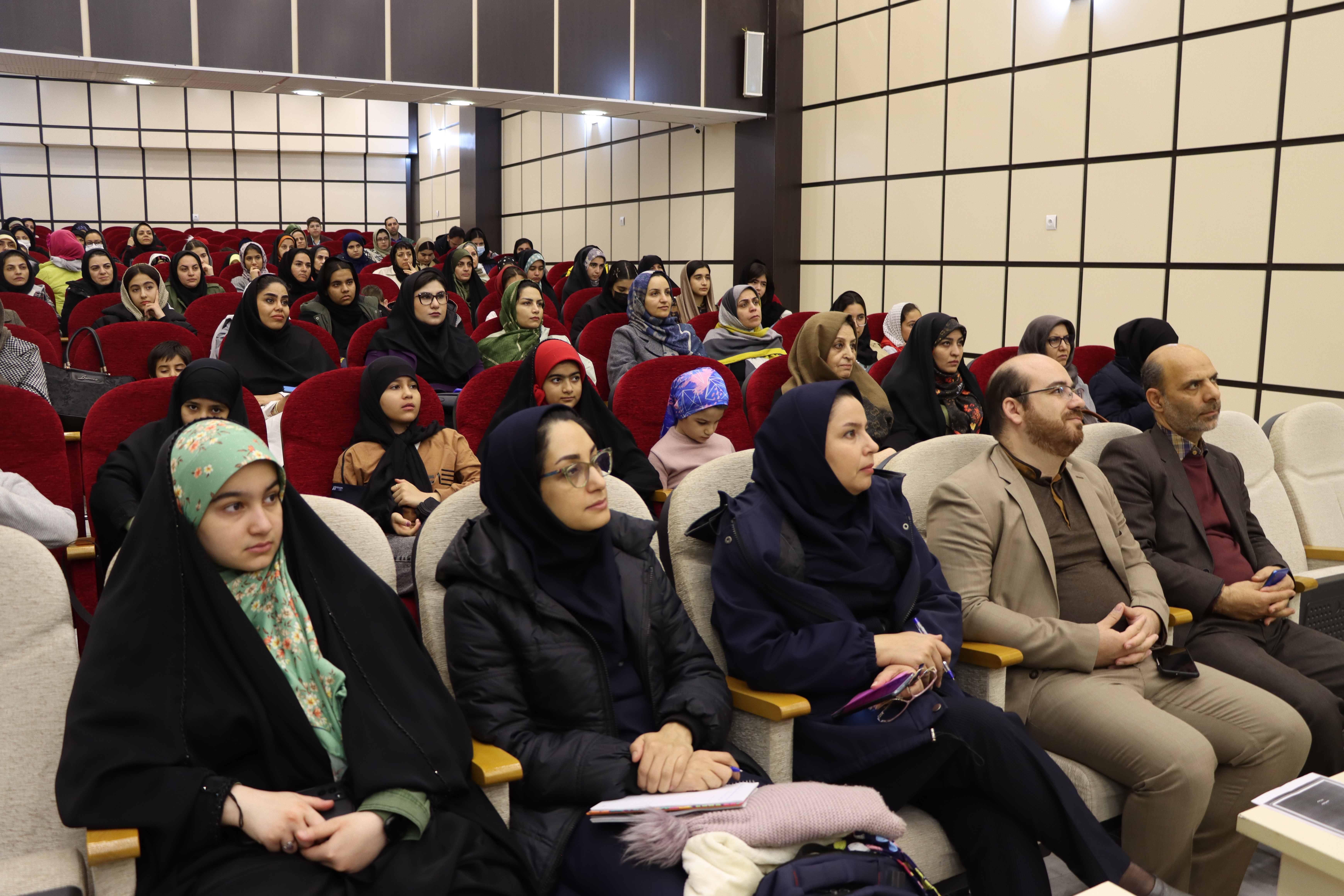 1277808 آخرین انجمن قصه گویی کانون استان مرکزی آغاز به کار بیست و هفتمین جشنواره