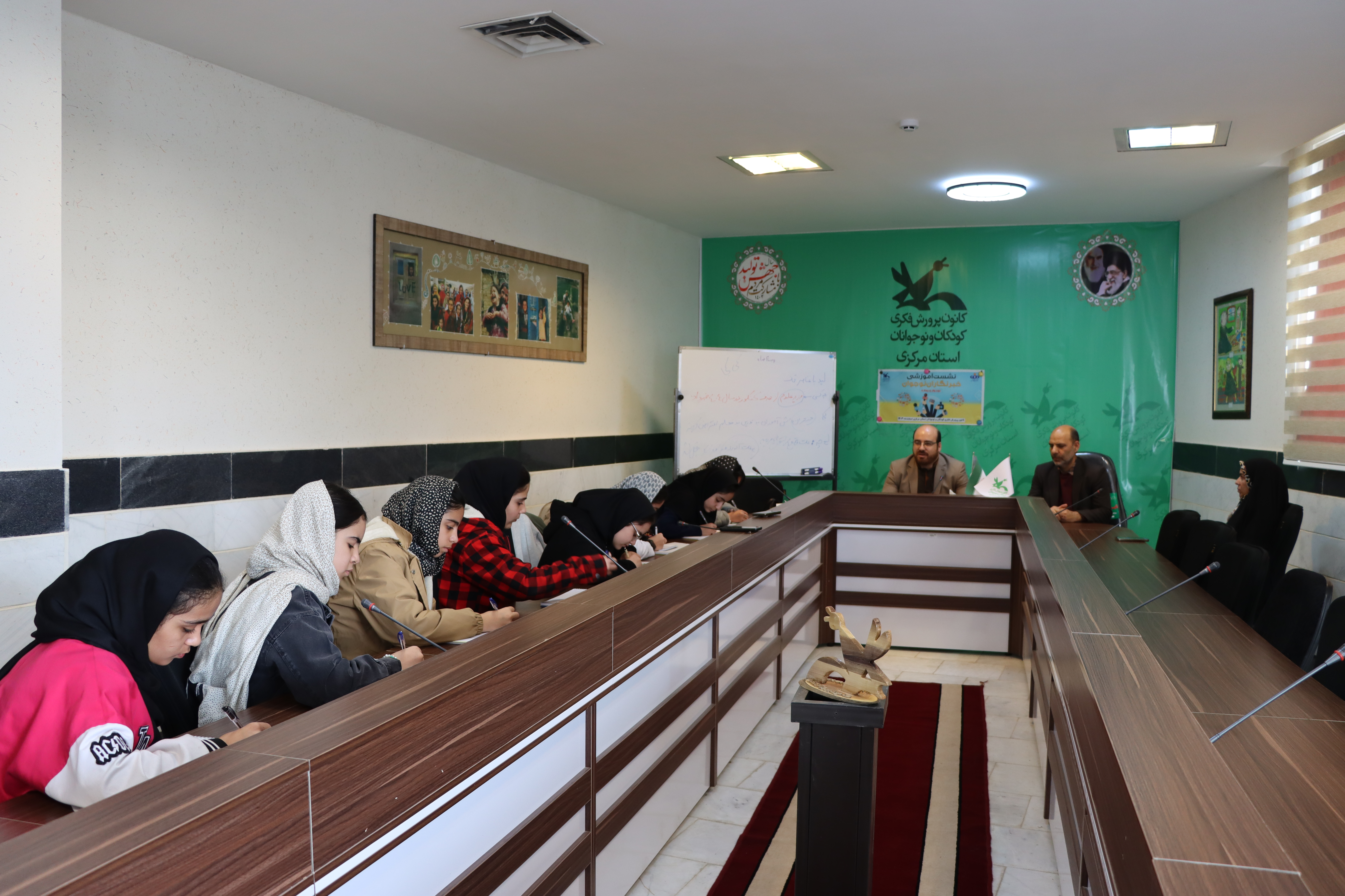 بازدید مدیرکل کانون استان مرکزی از دوره آموزشی باشگاه خبرنگاران نوجوان