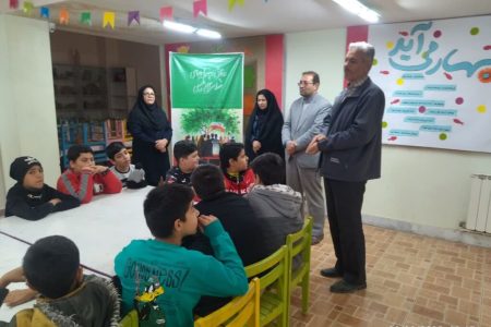 کاشت نهال‌ توسط سفیران سبز مرکز فرهنگی شماره ۱ گناباد