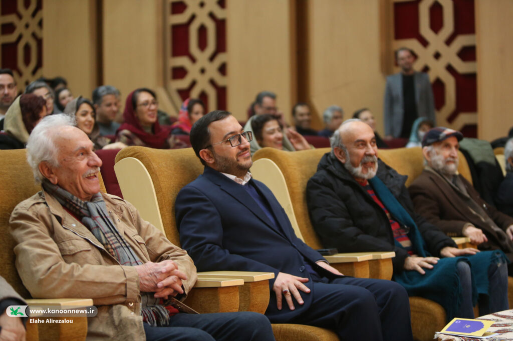 سال آینده، سال حمایت از تئاتر استانی است