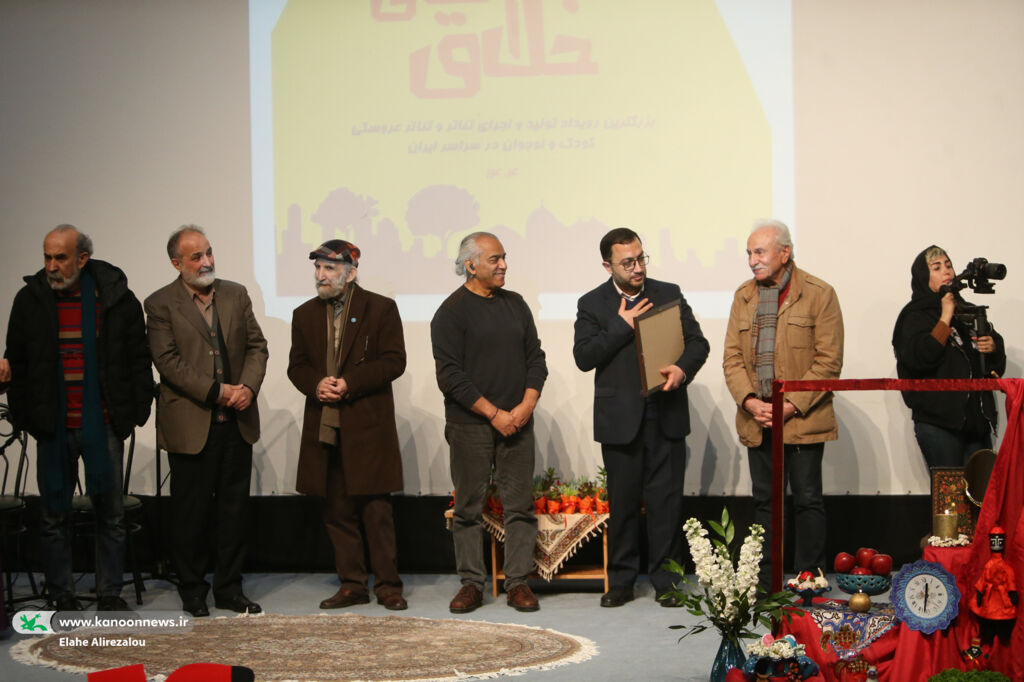 سال آینده، سال حمایت از تئاتر استانی است