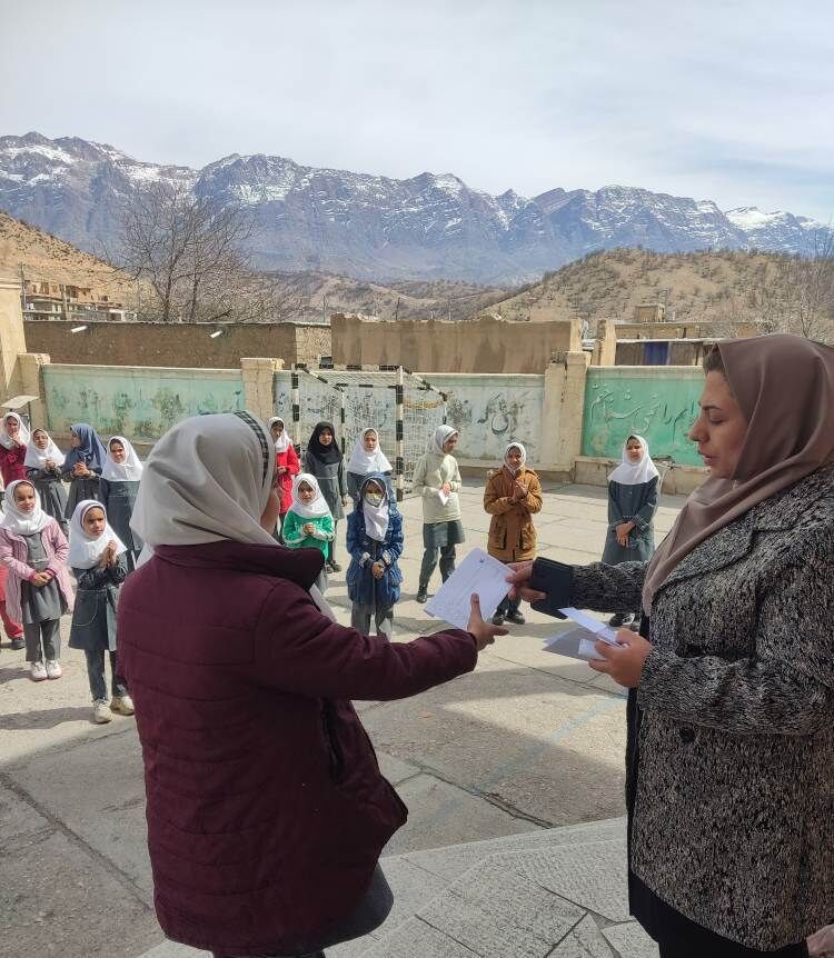 برگزاری نشست مکاتبه‌ای در روستای توت‌نده و تمنک شهرستان دنا