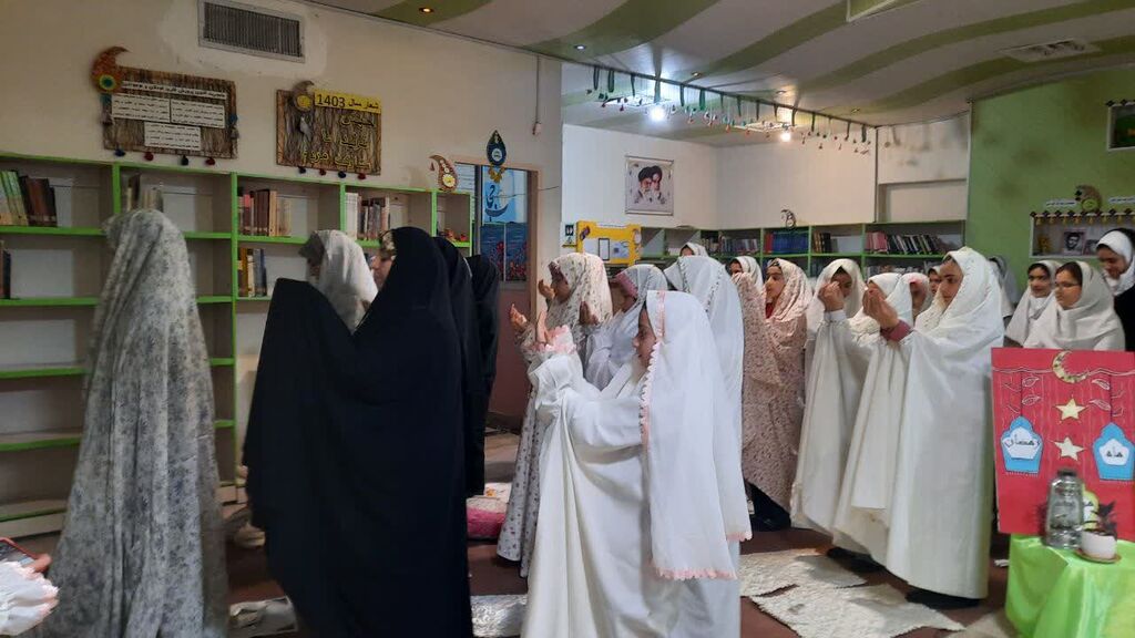 1278683-2 اجرای برنامه "ماه میهمانی خدا" در مراکز همدان