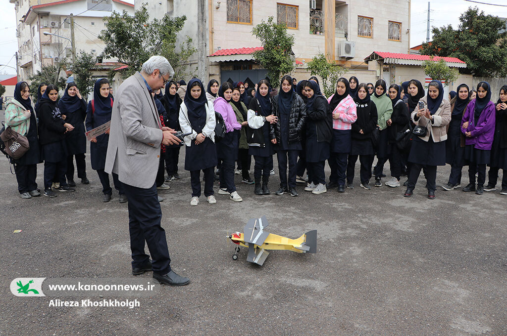 1278705-2 برگزاری همایش علمی آشنایی با اصول ساخت و پرواز هواپیما در رشت