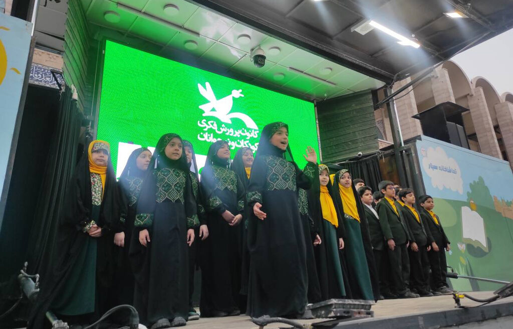 1278786-2 برنامه تماشاخانه سیار کانون در نمایشگاه قرآن کریم