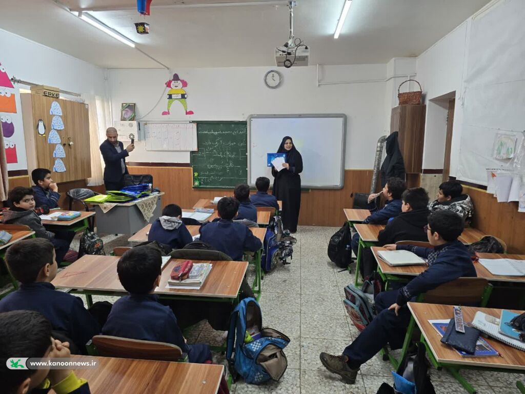 1278821-1 زنگ کانون در مدارس اطراف کتابخانه فرهنگی هنری شماره ۹ استان قم