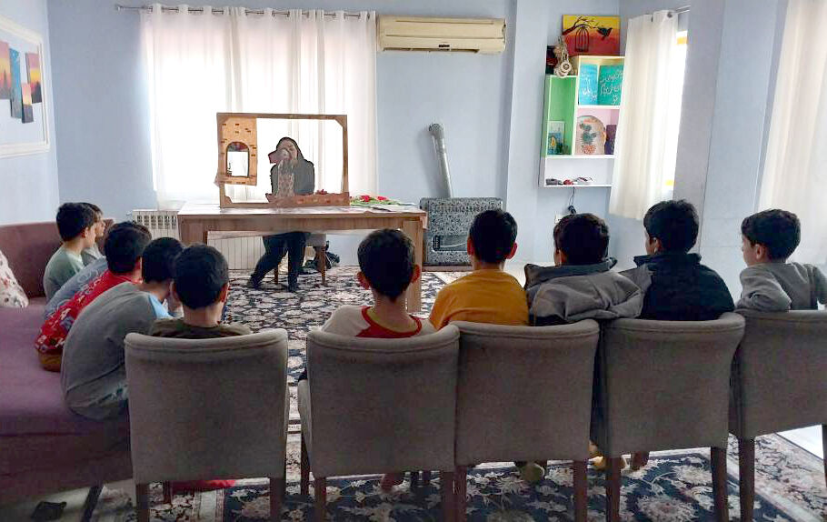 1278831-1 نمایش عروسکی گل اومد بهار اومد در شهرستان نوشهر به روی صحنه رفت