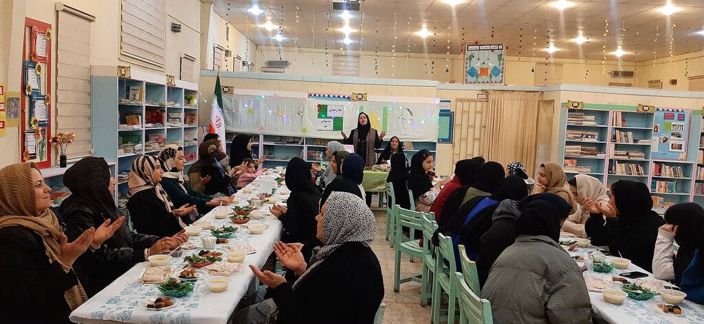 1278963-1 برگزاری آیینهای افطاری در مراکز فرهنگی و هنری کانون استان قزوین